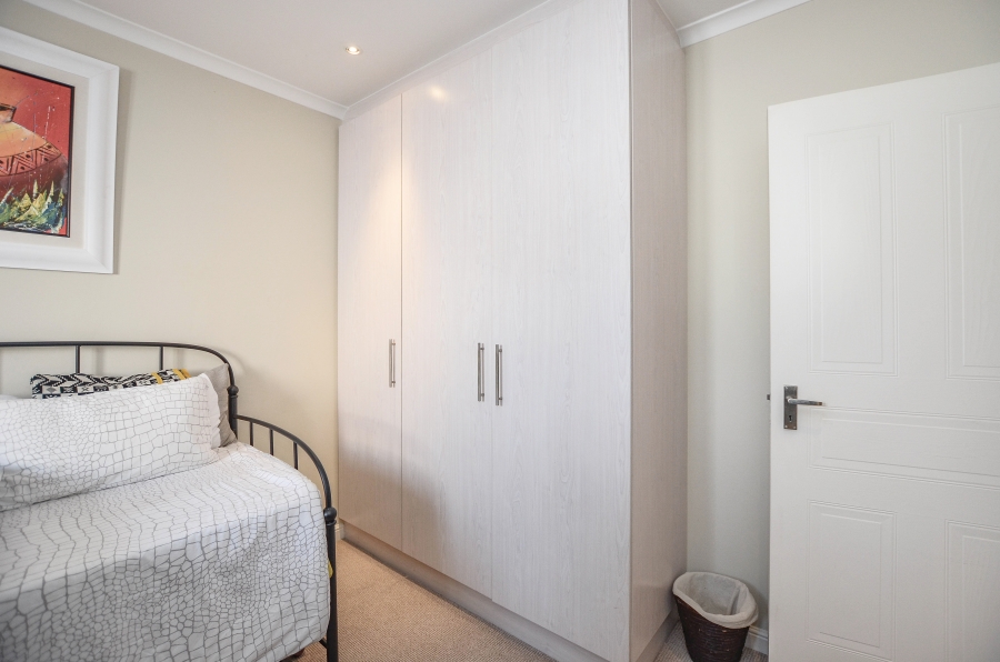 3 Bedroom Property for Sale in Sunningdale Western Cape